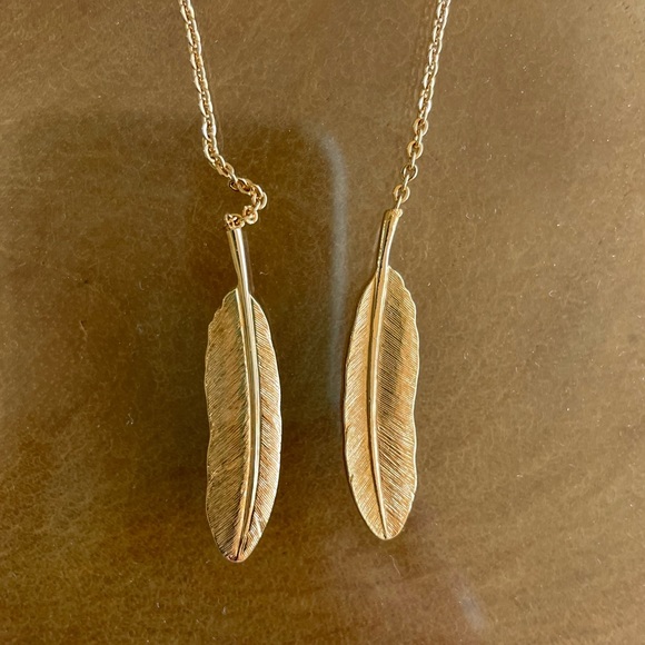 Boho Gold Leaf Lariat Necklace - Picture 5 of 7